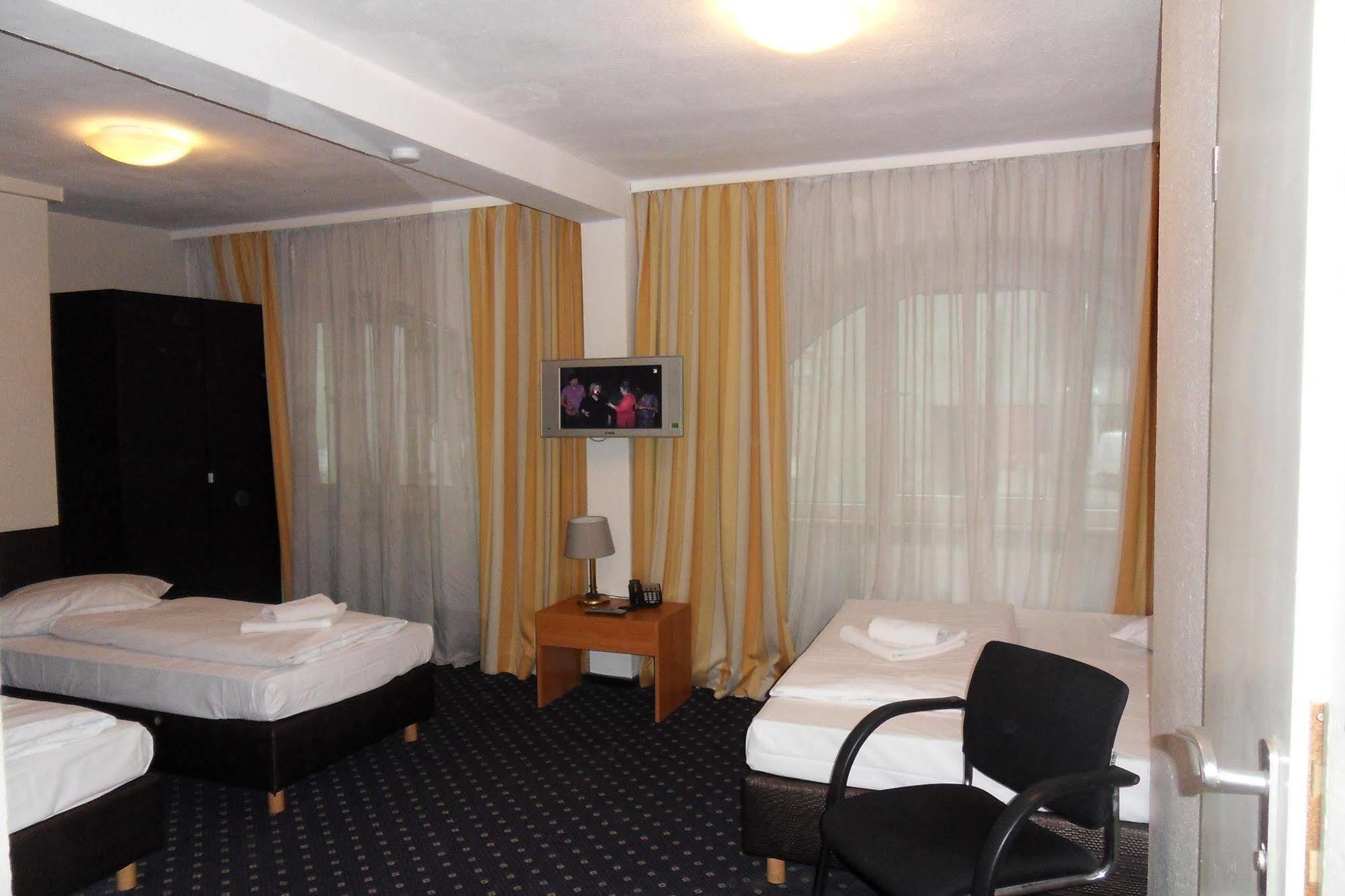 Carlton Hotel Frankfurt am Main Ngoại thất bức ảnh