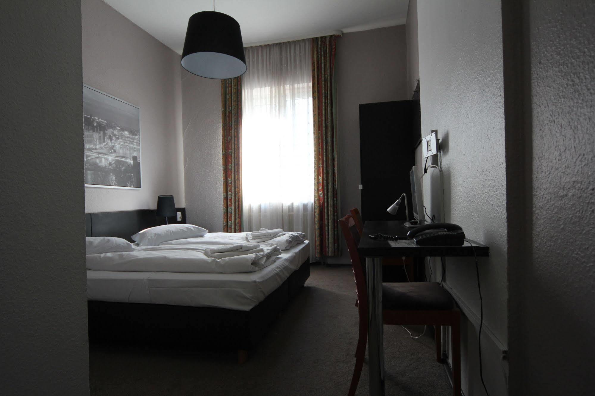 Carlton Hotel Frankfurt am Main Ngoại thất bức ảnh